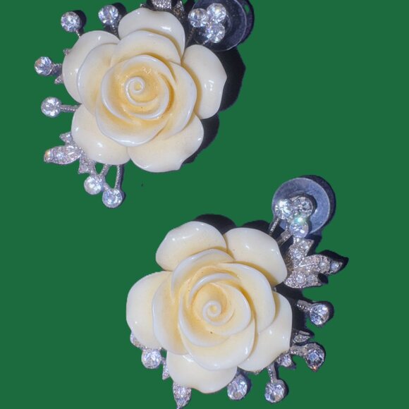 Beautiful Butter Rose Necklace and Matching Earrings Silver with Rhinestones - Picture 8 of 12